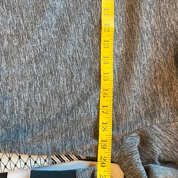 Like New! Activewear Comfort Crewneck Sweatshirt - Picture 5 of 6